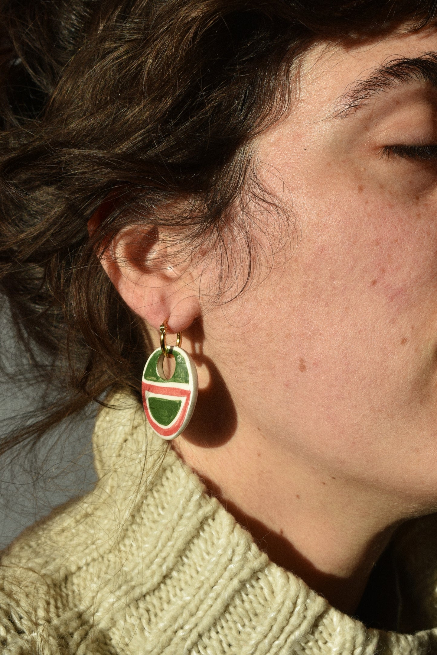Orecchini cerchio grande verde/rosso